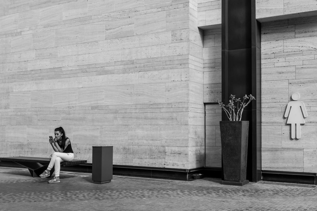 Espace Public : Pourquoi est-ce encore si compliqué pour les femmes d’accéder à des toilettes ?